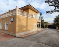 Resales - Villa with annex - Albatera