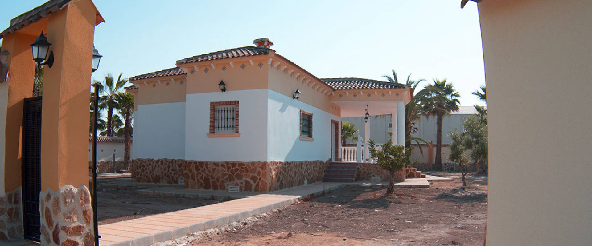 Land Villa In Catral