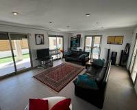 Resales -  - Cox