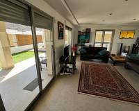 Resales -  - Cox