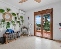 Sale - Finca / Country Property - Orihuela