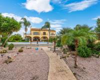 Sale - Finca / Country Property - Orihuela