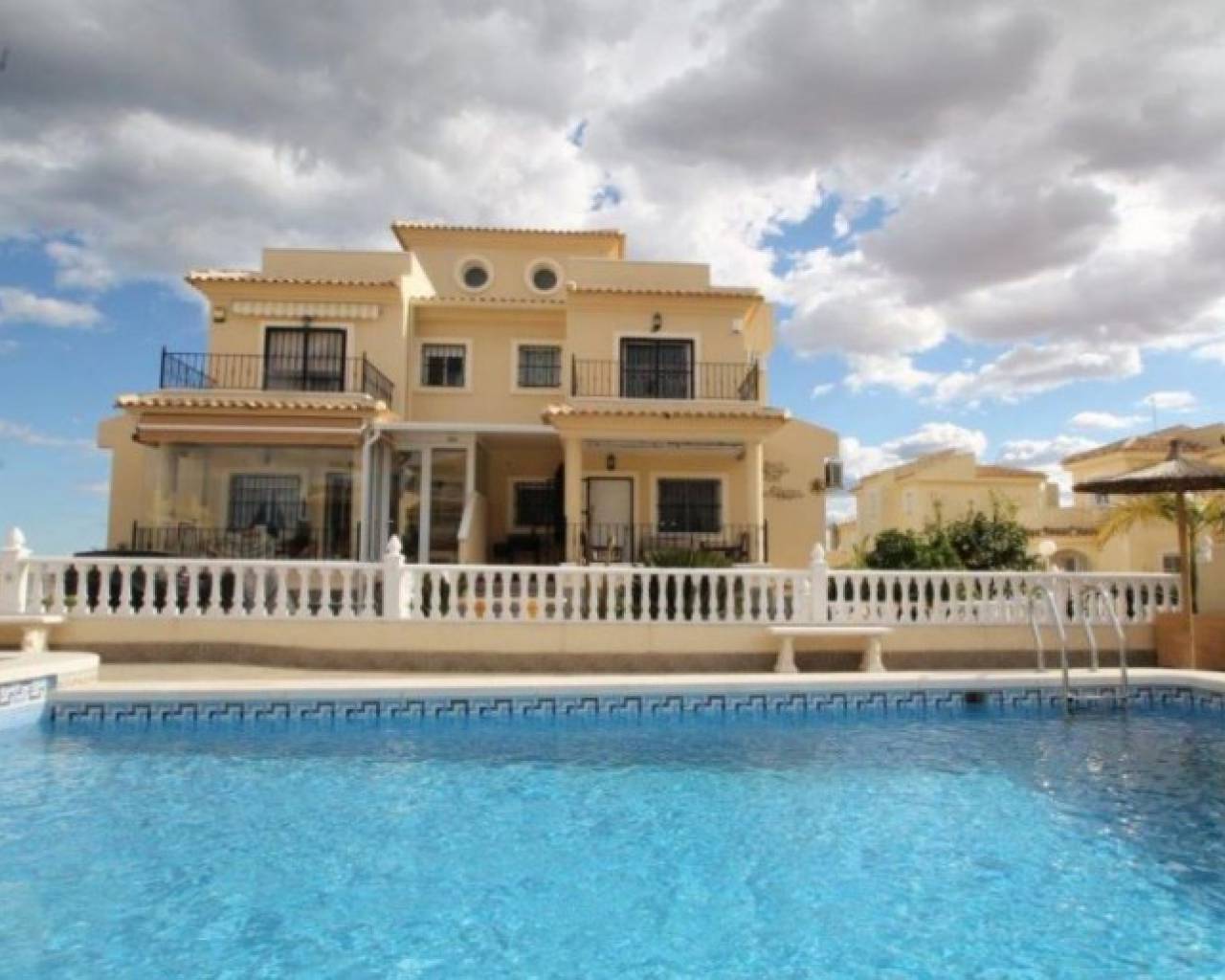 Таунхаус - Sale - Ciudad Quesada  - CBW0024