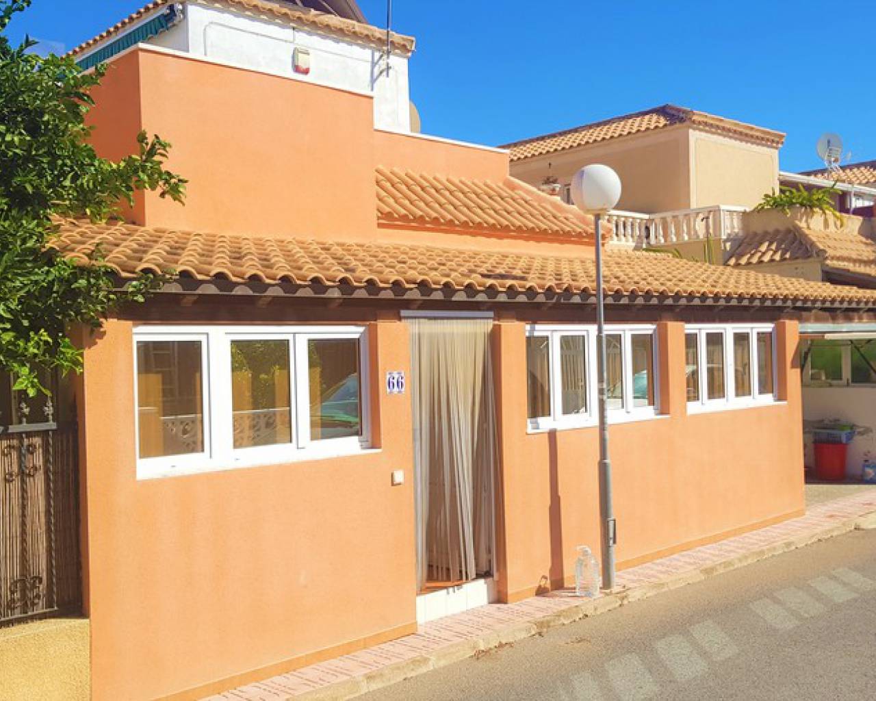 Town house - Resales - Torrevieja - CBH-74777