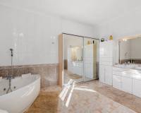 Ventas - Finca / Propiedad Rural - Los Montesinos