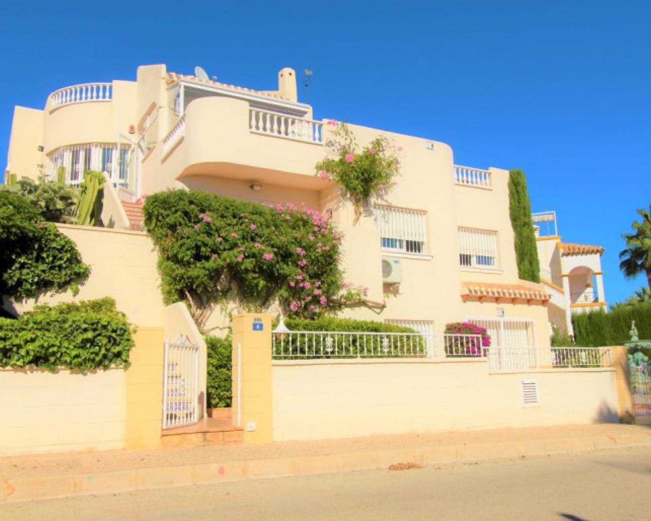 Villa - Resales - Orihuela Costa - OCC412R
