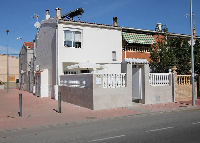 Casa adosada en esquina - Ventas - Torrevieja - Los Naufragos