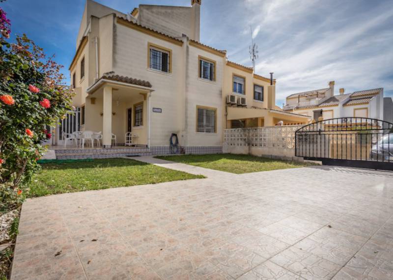 Townhouse - Sale - Torrevieja - Torrevieja