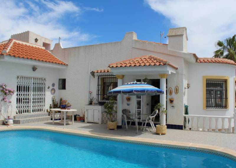 Villa - Sale - Villamartin - Villamartin