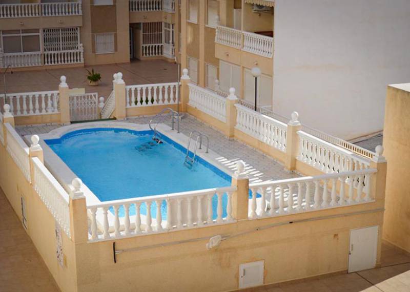 Bungalow en planta baja - Ventas - Torrevieja - La Mata